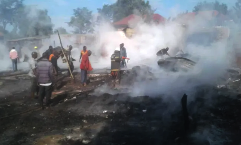 terroristas queimam cristãos em uganda