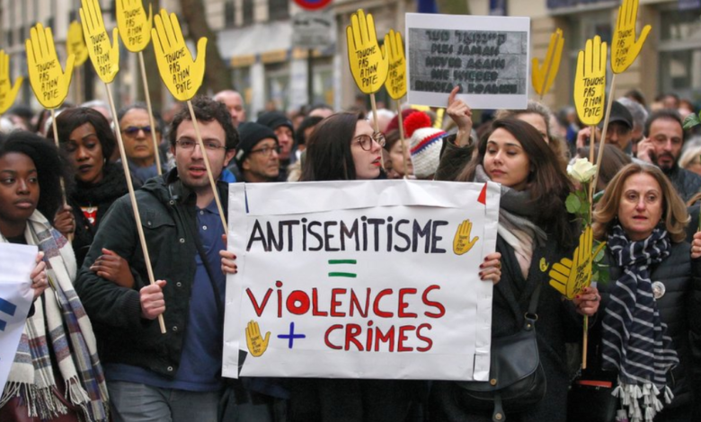 Idosa é alvo de antissemitismo em Nova York